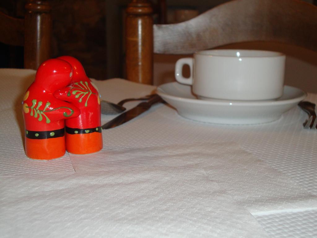Hotel Pikassaria Sare Ngoại thất bức ảnh