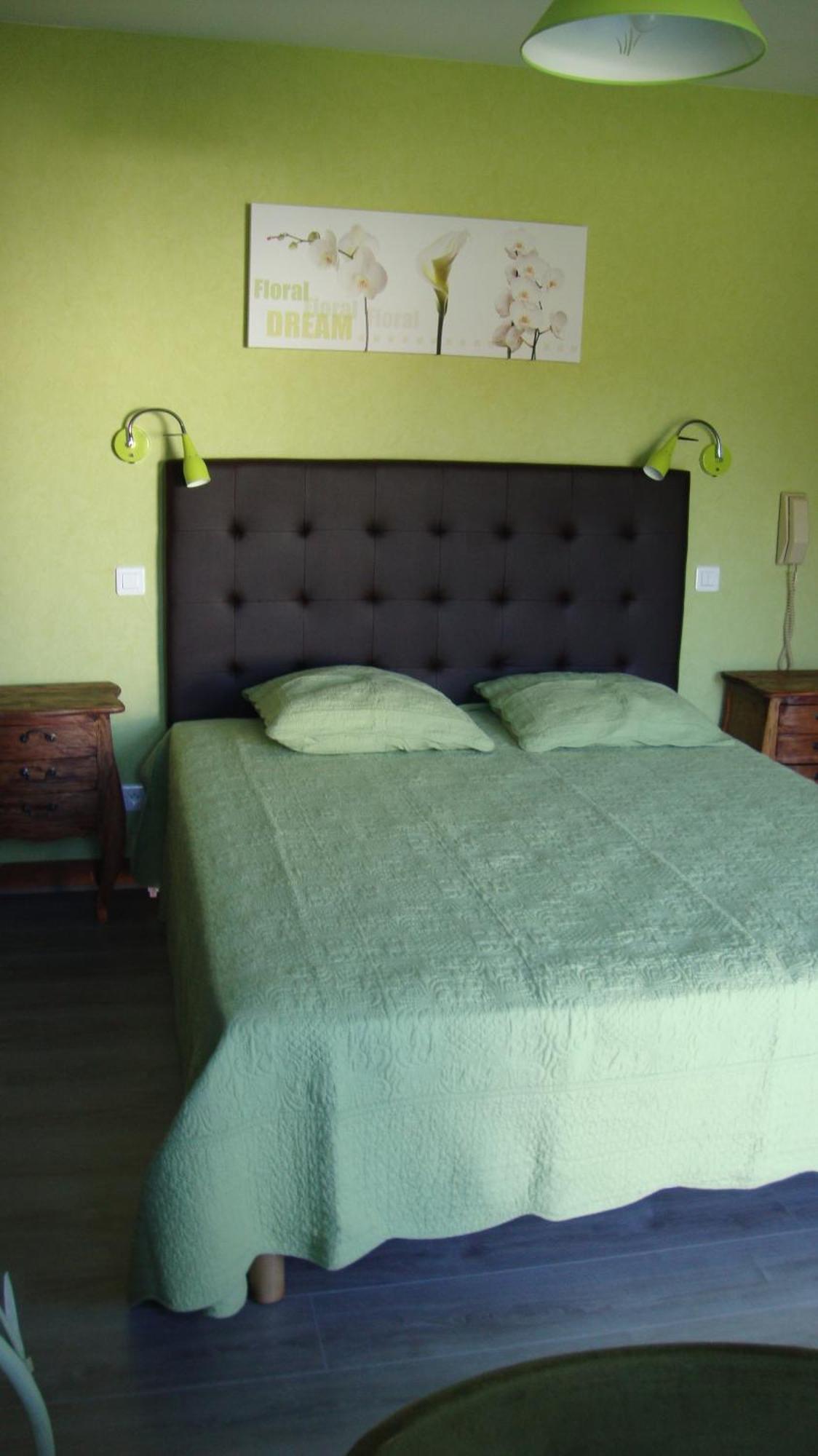 Hotel Pikassaria Sare Ngoại thất bức ảnh